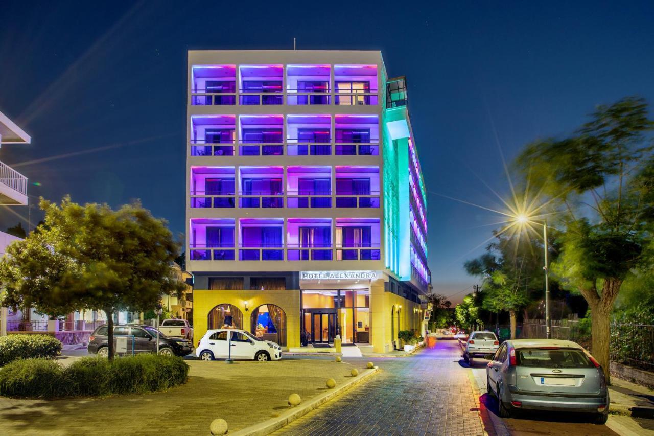 Alexandra Hotel&apartments Отель